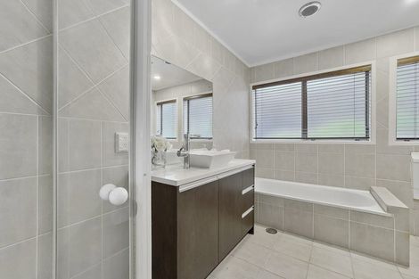 Photo of property in 1/16 Oleander, Farm Cove, Auckland, 2012