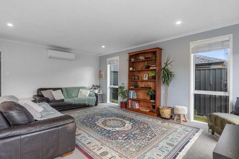 Photo of property in 10 Pioneer Crescent, Omokoroa, 3114