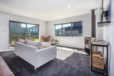 Photo of property in 120 Endeavour Drive, Whitby, Porirua, 5024