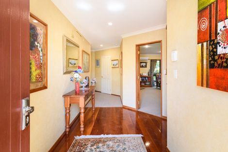 Photo of property in 11 La Lena Grove, Fitzherbert, Palmerston North, 4410