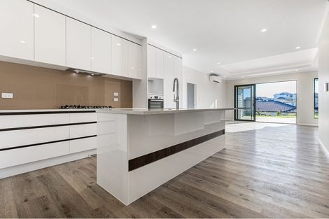 Photo of property in 16 Captain Rings Drive, Papakura, 2110