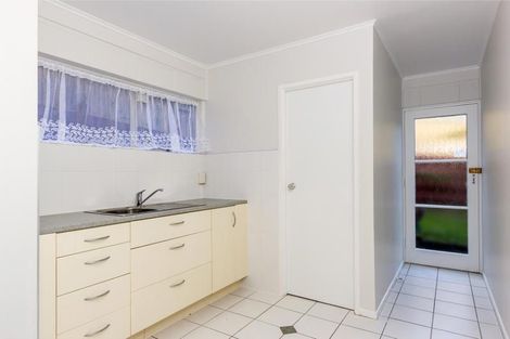 Photo of property in 36 Cron Avenue, Te Atatu South, Auckland, 0610