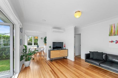 Photo of property in 86 Taikata Road, Te Atatu Peninsula, Auckland, 0610