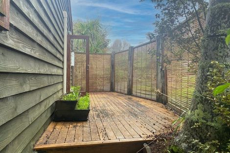 Photo of property in 137 Matipo Road, Te Atatu Peninsula, Auckland, 0610