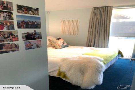 Photo of property in 2a Kiwi Esplanade, Mangere Bridge, Auckland, 2022