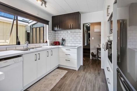 Photo of property in 20 Tawavale Street, Pukehangi, Rotorua, 3015