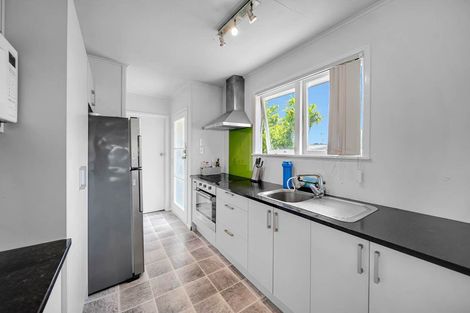 Photo of property in 23 Kemble Close, Mangere, Auckland, 2022