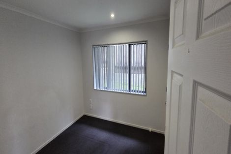 Photo of property in 33 Edgewood Way, Henderson, Auckland, 0612