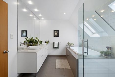 Photo of property in 20 Derenzy Place, Avonhead, Christchurch, 8042