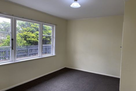 Photo of property in 2 Horokiwi Road West, Newlands, Wellington, 6037