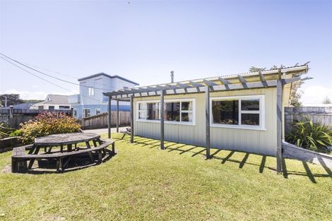 Photo of property in 11 Hunia Terrace, Himatangi Beach, Foxton, 4891