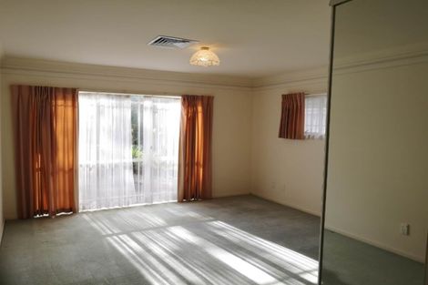 Photo of property in 2 Te Hoe Grove, Pinehill, Auckland, 0632