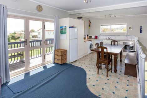 Photo of property in 15 Hicks Place, Cooks Beach, Whitianga, 3591