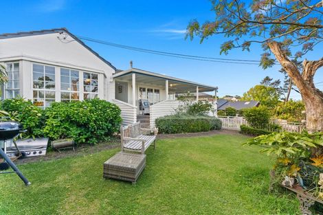 Photo of property in 56 Parkhill Road, Mellons Bay, Auckland, 2014