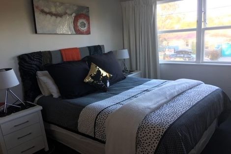 Photo of property in 32 Oswald Crescent, Paparangi, Wellington, 6037