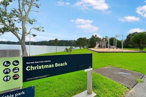 Photo of property in 28 Ferry Parade, Herald Island, Auckland, 0618