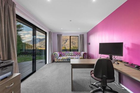 Photo of property in 6 Batsford Lane, Lower Shotover, Queenstown, 9371