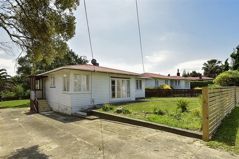 Photo of property in 83 Farquhar Road, Glendene, Auckland, 0602
