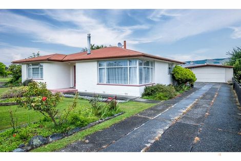 Photo of property in 1 Regent Street, Waimate, 7924
