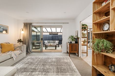 Photo of property in 32 Tomika Crescent, Papamoa Beach, Papamoa, 3118