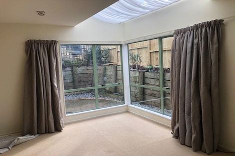 Photo of property in 2/71 Sunnynook Road, Forrest Hill, Auckland, 0620