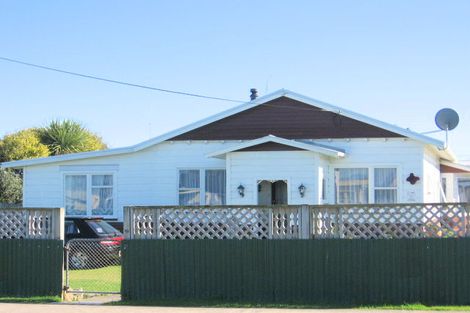 Photo of property in 15 Linklater Avenue, Foxton Beach, Foxton, 4815