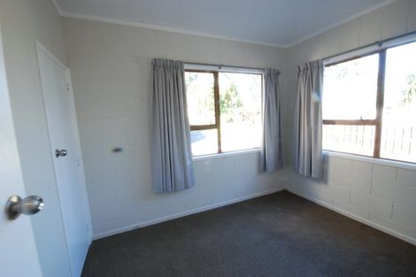 Photo of property in 1/16 Roberts Road, Glenfield, Auckland, 0629