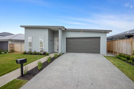 Photo of property in 29 Kukuwai Avenue, Red Beach, 0932