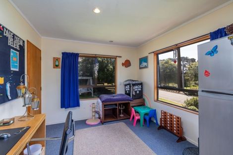 Photo of property in 40 Makora Road, Otaihanga, Paraparaumu, 5036