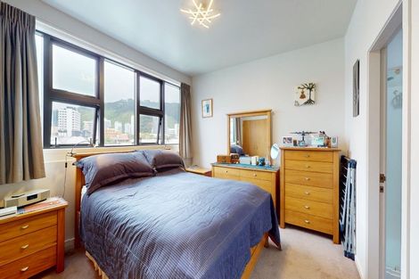 Photo of property in Endeavour Apartments, 9/125 Thorndon Quay, Pipitea, Wellington, 6011