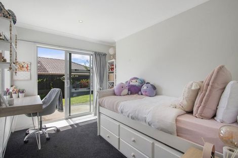Photo of property in 12 Haden Place, Omokoroa, 3114