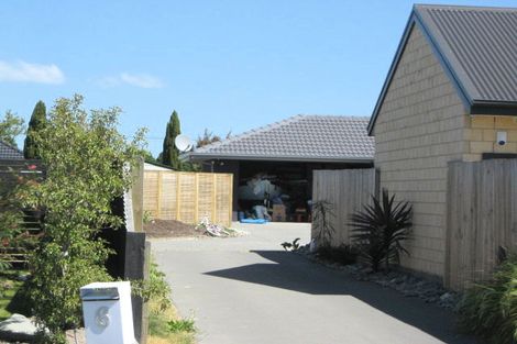 Photo of property in 6 Springside Place, Redwood, Christchurch, 8051