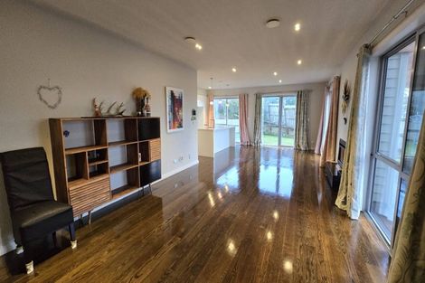 Photo of property in 34 Leburn Crescent, Flat Bush, Auckland, 2016