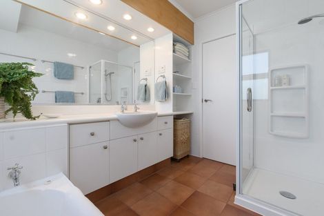 Photo of property in 17 Matua Road, Matua, Tauranga, 3110