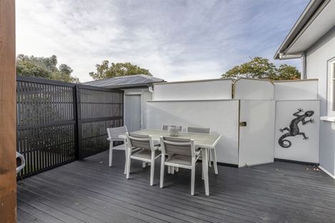 Photo of property in 43 Manapouri Crescent, Hokowhitu, Palmerston North, 4410