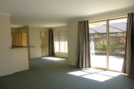 Photo of property in 221 Old Farm Road, Hamilton East, Hamilton, 3216