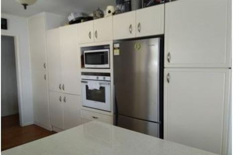 Photo of property in 4 Lansdown Avenue, Papatoetoe, Auckland, 2025