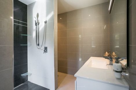 Photo of property in 18 Oak Place, Poraiti, Napier, 4112