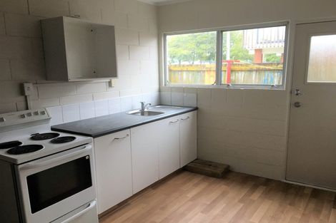 Photo of property in 1/3 Tralee Place, Hillcrest, Hamilton, 3216