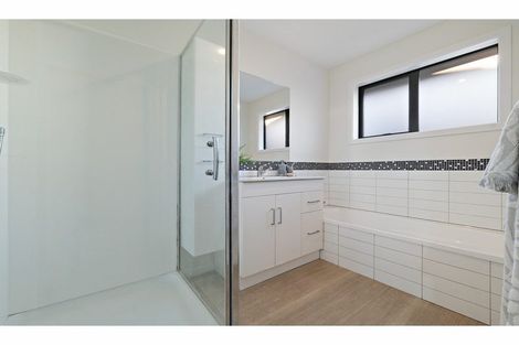 Photo of property in 2/69 Tyrone Street, Belfast, Christchurch, 8051