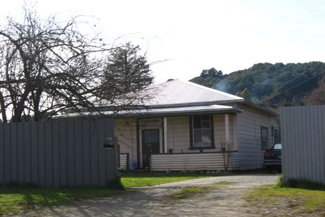 Photo of property in 51 Dick Street, Reefton, 7830