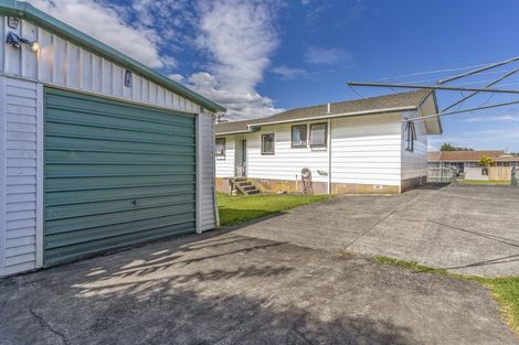 Photo of property in 1 Tabitha Crescent, Henderson, Auckland, 0612