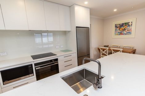 Photo of property in 123 Marine Parade, Seatoun, Wellington, 6022