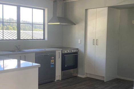 Photo of property in 112 Norana Road, Timberlea, Upper Hutt, 5018