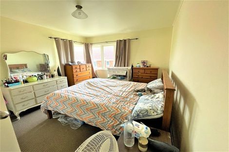 Photo of property in 1/3 Mackenzie Street, Te Atatu South, Auckland, 0610