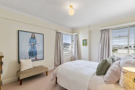 Photo of property in Owd Trafford Flats, 17 Brougham Street, Mount Victoria, Wellington, 6011