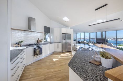 Photo of property in 53a Stanley Point Road, Stanley Point, Auckland, 0624