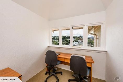 Photo of property in 17 Saint Michaels Crescent, Kelburn, Wellington, 6012