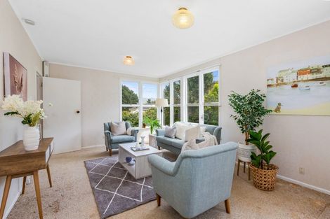 Photo of property in 43 Sievers Grove, Cannons Creek, Porirua, 5024