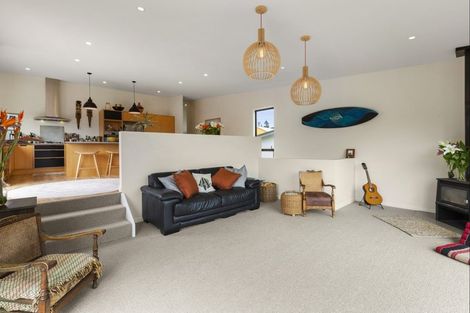 Photo of property in 36 Robertson Street, Raglan, 3225